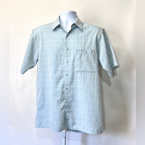 DAVID TAYLOR Light blue and white plaid short sleeve shirt size M. - Picture 3 of 12